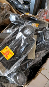 " จอบขุดดิน " ตรา K เค.เจริญทรัพย์ ทำจากเหล็กผานรถไถ ใบคม แข็งแรง