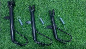 ขาตั้งข้าง พร้อมสปริง PCX ปี2018-2024/ PCX150 ปี2018 / PCX160 (ที่เกี่ยวสปริงอยู่ด้านหลัง) พร้อมรูเซนเซอร์