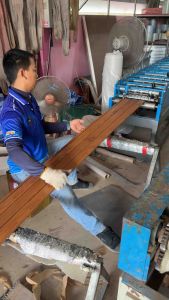 ลอนคลาสสิค 220 ฝ้า ผนัง ลายไม้ทีค บราวน์ (1ชุด มี3แผ่น)