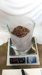 9KG / Wood pellet / pelet kayu / pelet serbuk kayu / alas kandang kucing burung hamster kelinci