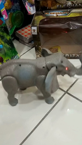 Mainan Hewan Gajah Baterai Bisa Bersuara Murah