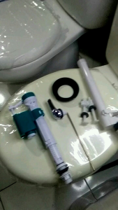 Sparepart closet duduk engkol depan Alat dalaman tanki closet tuas depan 1set alat closet tuas flush universal