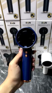 พัดลมมือถือ ดีไซน์หรู แบต 2400 mAh  ปรับระดับความแรงได้ 1-100 ระดับ  มี 4 สี ดำ ชม น้ำเงิน ขาว