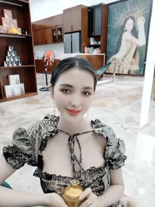 KEM SÂM DƯỠNG TRẮNG DA