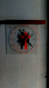 Jam Dinding Akrilik LED motif salib untuk nasrani / kristen