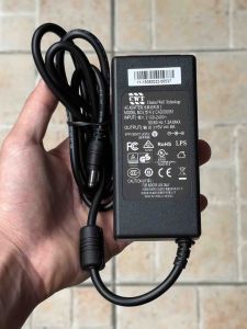 Nguồn Adapter 5v6a CWT - Jack 5.5mm x 2.5mm (rãnh) - Sạc 5V 6A cho camera box TV...