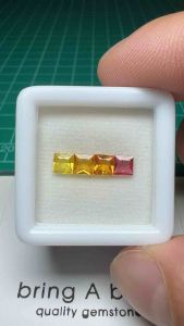 พลอยแฟนซีแซฟไฟร์ (sapphire)1.50 ct ขนาด 4.0 x 4.0 มม. จำนวน 4เม็ด เผ่าbe พลอยธรรมชาติ  พลอยสีสวย ใสสะอาด เหลี่ยมปริ๊นเซส