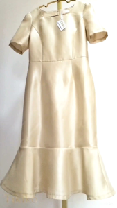 Tikiko เดรสผ้าไหมสีทอง ชายหางปลา TK 02 เดรสทำงาน เดรสออกงาน