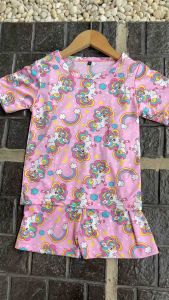 ชุดเด็ก ลายการ์ตูน แขนสั้นขาสั้น ผ้าไมโคร นิ่มบางเบาใส่สบายสีสดซักง่ายสีไม่ตก(ส+ส) ยูนิคอร์นสายรุ้ง