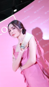 MGI ครีมทาผิว บอดี้ครีม ไวท์อัพซีซีบอดี้ครีม ออร่าไบรท์บีบีบอดี้ครีม beautilox body cream by KMGI