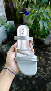 Zhevia - sendal hak tahu wanita 3cm - SAYANA sendal heels wanita terbaru