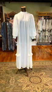 Selina Abaya Viscos Renda by Dian Pelangi LIMITED EDITION Busana Muslim Baju Maxi Dress Gamis Gaun Outfit Pesta Pernikahan Kondangan Lebaran Formal Wanita Hijaber Cantik Anggun Modis Modern Simple Elegan Mewah Model Arabian Korea Terbaru Motif Putih Polos