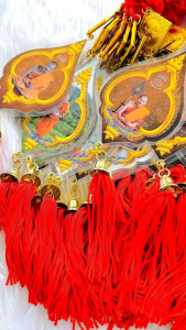 อยแขวนรูปใบโพธิ์รูปหลวงปู่ศิลามหาสิริจันโทสำหรับห้อยแขวนบ้านและรถบูชาใว้เดินทางแคล้วคลาดปลอดภัย