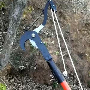 Gunting Ranting Dahan Potong Tinggi Dengan Tali 15 Meter Black Pruning Scissors with Rope 1.5M