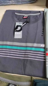 Paket 4 PC 100RB Kaos mdel salur depan  Kaos Pria 4 Pcs 100 Ribu | Kaos Pria Branded 100 Ribu 4 Pcs | Kaos Pria | Kaos Distro