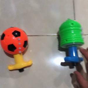 Mainan Gangsing ada lampu dan musik