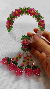 พวงมาลัยคริสตัล​ ลายคลาสสิค1 (Size​ M) เหมาะสำหรับ​ให้ญาติผู้ใหญ่​ บูชาสิ่งศักดิ์สิทธิ์​ งานพิธี