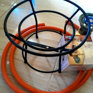 Caisar Paket Lengkap Kompor 203 Regulator Meter Caisar Tungku Selang 2 Meter 2 Klem Cocok Untuk Jualan Bakso Mie Ayam Pecel Lele Dan Lain-Lain