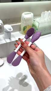 🇲🇾Readystock🇲🇾 双头硅胶刷面膜刷 Double-headed Silicone Mask Brush Cleaning Pores Mud Film Smear Type Mask Brush Beauty Tool