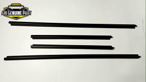 Karet Pelipit Kaca Luar Calya Sigra Original