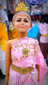 ชุดไทยสไบเด็กหญิงคู่กับผ้าถุงจับจีบผ้าใหมทอลาย ชุดไทยวันลอยกระทง ชุดประกวดนางนพมาศ(แถมเข็มขัด เข็มกลัด สังวาลย์)