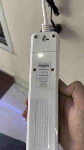 Ổ cắm 4 lỗ đế sứ liền dây 25M công tắc có đèn báo chịu tải cao 2200W SOPOKA