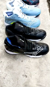 Sepatu Olahraga Sehat & Nyaman: Sepatu Voli Pria Berkualitas