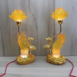 Đèn thờ bàn tay Phật dâng hoa - đèn hoa sen lưu ly cao 32cm