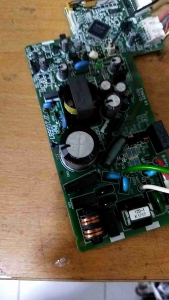 ชุดแผงวงจรแอร์ Daikin inverter รุ่น FTKM09NV2S พาท 4013738L 4013739L 4013740L อะไหล่แอร์ (แท้ถอด)