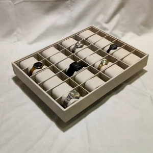 Display Jam Tangan Mewah 24 Grid Tempat Penyimpanan dan Pajangan Untuk Jam Tangan Mewah 24 Grid