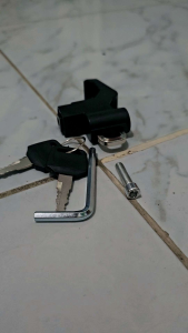 Gantungan barang variasi universal plus dudukan gantung helm anti maling