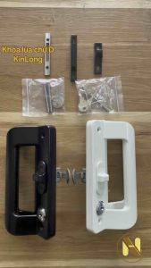 Cửa sổ khóa tay cầm trắng/đen bên trái bên phải với yếm 55 và yếm 93 bao gồm chìa khóa và phụ kiện.