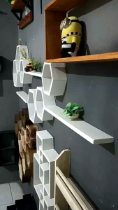 rak dinding hexagonal rak hesagonal hiasan dinding untuk ruangan kamar esthetic minimalis rak hiasan dinding