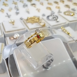 Cincin Titaniumanti karat & luntur