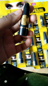 Celak Mata Kajal Ameerah