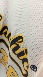 กล้ามบาส สกรีนหน้า-หลัง สีขาว มี 9 สกรีน มีไซส์เดียว คือ Freesize รอบอก 42 นิ้ว ความยาว 29 นิ้ว ใส่ได้ทั้งผู้ชายและผู้หญิง