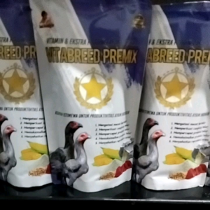 Vitabreed premix 500 gr makanan khusus untuk ayam indukan.supaya cepat bertelor