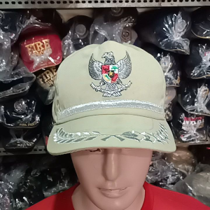 Topi Garuda Lis Padi Kapas Dril: Desain Tradisional untuk Acara Resmi\\n\\n Apa itu Topi Garuda Lis Padi?\\n\\nTopi Garuda Lis Padi adalah sebuah topi tradisional Indonesia yang memiliki desain unik dan menarik. Topi ini sering digunakan pada acara-acara resmi dan merupakan simbol kebanggaan masyarakat Indonesia.\\n\\n Sejarah Topi Garuda Lis Padi\\n\\nTopi Garuda Lis Padi berasal dari tradisi Indonesia yang telah berlangsung selama bertahun-tahun. Topi ini menggabungkan unsur budaya dan simbol-simbol nasional seperti burung Garuda dan lisan padi. Topi ini menjadi populer di kalangan masyarakat Indonesia karena keunikan dan khasiatnya.\\n\\n Karakteristik Topi Garuda Lis Padi\\n\\nTopi Garuda Lis Padi memiliki beberapa karakteristik yang membedakannya dari topi lainnya:\\n\\n- Desain tradisional dengan motif burung Garuda dan lisan padi\\n- Terbuat dari bahan kapas dril berkualitas tinggi\\n- Cocok digunakan pada acara-acara resmi\\n\\n Mengapa Memilih Topi Garuda Lis Padi?\\n\\nAda beberapa alasan mengapa Anda harus memilih Topi Garuda Lis Padi sebagai pilihan topi Anda:\\n\\n Kelebihan Topi Garuda Lis Padi\\n\\n- Desain unik dan menarik yang mencerminkan budaya Indonesia\\n- Bahan berkualitas tinggi yang nyaman digunakan\\n- Cocok digunakan pada acara-acara resmi\\n\\n Topi Garuda Lis Padi sebagai Simbol Tradisional\\n\\nTopi Garuda Lis Padi bukan hanya sekedar topi, tetapi juga simbol kebanggaan masyarakat Indonesia. Topi ini menggambarkan nilai-nilai budaya dan kebanggaan masyarakat Indonesia dalam hal fashion.\\n\\n Cara Menggunakan Topi Garuda Lis Padi\\n\\nBerikut adalah beberapa tips tentang cara menggunakan Topi Garuda Lis Padi:\\n\\n Tips Memilih Topi Garuda Lis Padi yang Tepat\\n\\n- Pastikan ukuran topi sesuai dengan kepala Anda\\n- Pilih warna yang sesuai dengan acara yang akan Anda hadiri\\n- Perhatikan kualitas bahan topi\\n\\n Cara Memakai Topi Garuda Lis Padi dengan Benar\\n\\n- Tempatkan topi di atas kepala Anda dengan rata\\n- Pastikan topi tidak terlalu longgar atau terlalu ketat\\n- Sesuaikan posisi topi dengan gaya rambut Anda\\n\\n Topi Garuda Lis Padi Kapas Dril: Kualitas dan Keunggulan\\n\\nTopi Garuda Lis Padi Kapas Dril memiliki beberapa keunggulan dibandingkan topi lainnya:\\n\\n Kelebihan Kapas Dril sebagai Bahan Topi Garuda Lis Padi\\n\\n- Bahan kapas dril yang nyaman digunakan\\n- Tahan lama dan tahan terhadap cuaca ekstrem\\n- Mudah dicuci dan dirawat\\n\\n Perawatan Topi Garuda Lis Padi Kapas Dril\\n\\nUntuk menjaga kualitas dan keindahan Topi Garuda Lis Padi Kapas Dril, berikut adalah beberapa tips perawatan:\\n\\n- Cuci topi secara rutin dengan air dingin dan deterjen ringan\\n- Jemur topi di tempat teduh dan hindari sinar matahari langsung\\n- Simpan topi di tempat yang kering dan aman\n}