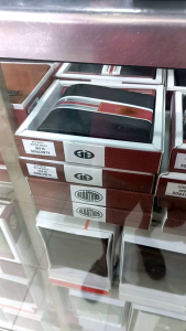 Dompet kartu kulit sapi