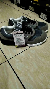 Sepatu Safety Sporty 148 Ujung Besi Ringan Anti Selip Anti Tusukan