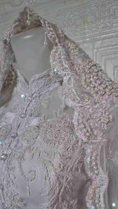 Set Kebaya Akad Nikah: Kebaya Putih Modern Kerah Syanghai & Slendang Mutiara