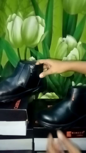 SEPATU SAFETY BOOT RESLETING SEPATU TOURING SEPATU KERJA LAPANGAN