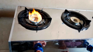 Kompor Serbaguna 3 Tungku: Mudah Dibersihkan & Tahan Lama