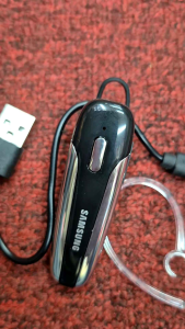 Samsung D9 Wireless Stereo Bluetooth Headset – HD Voice 300mAh Battery 60-Day Standby