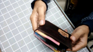 Dompet Kulit Sapi Premium: Memilih & Merawat