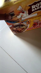 box roti bakar isi 50 ful warna