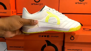 Sepatu Futsal Catalyst Vision V5 IN K-Lea Cloud blue/Lima Premium