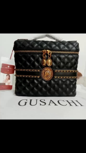 Tas Ransel GUSACHI Hitam Wanita Mewah Empuk Dengan Ukiran Kepala Kuda Unik Brand Import kd 97