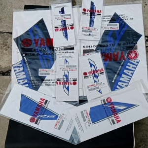 striping stiker YAMAHA YZF R15 VVA V3 RACING BLUE BIRU HITAM 2018 8pcs 1set original YGP YZF155 R15