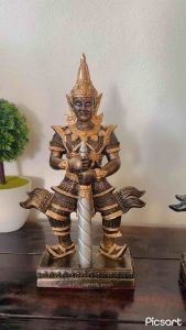 ท้าวเวสสุวรรณ เนื้อเเร่เหล็กน้ำพี้ หน้าตัก 5 นิ้ว ฐาน 5 นิ้ว สูง 12 นิ้ว